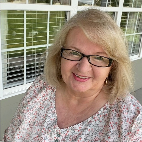 Meet your Posher, Rebecca - Picture 10 of 11